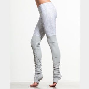 Alo yoga goddess leggings